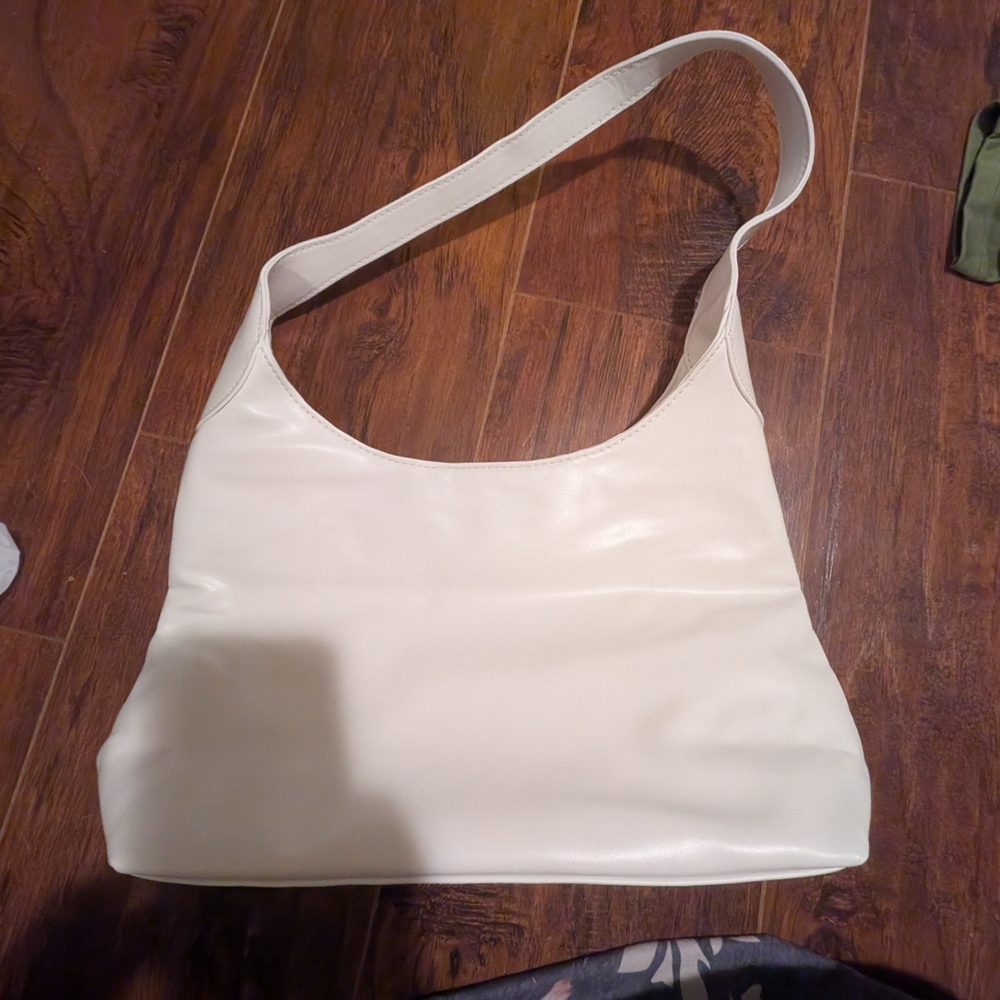 Elegant Cream Shoulder Bag